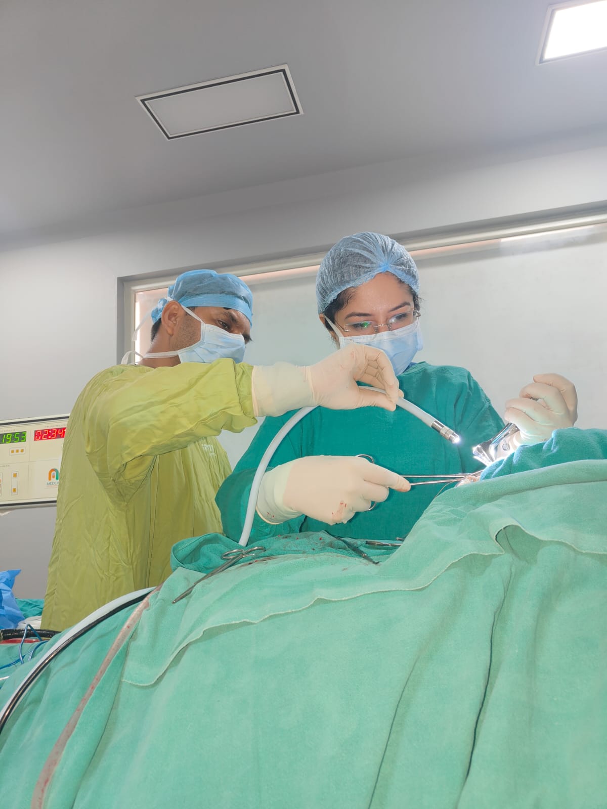 Dr. Aashima Chopra performing endoscopic sinus surgery (FESS) in an operating theatre